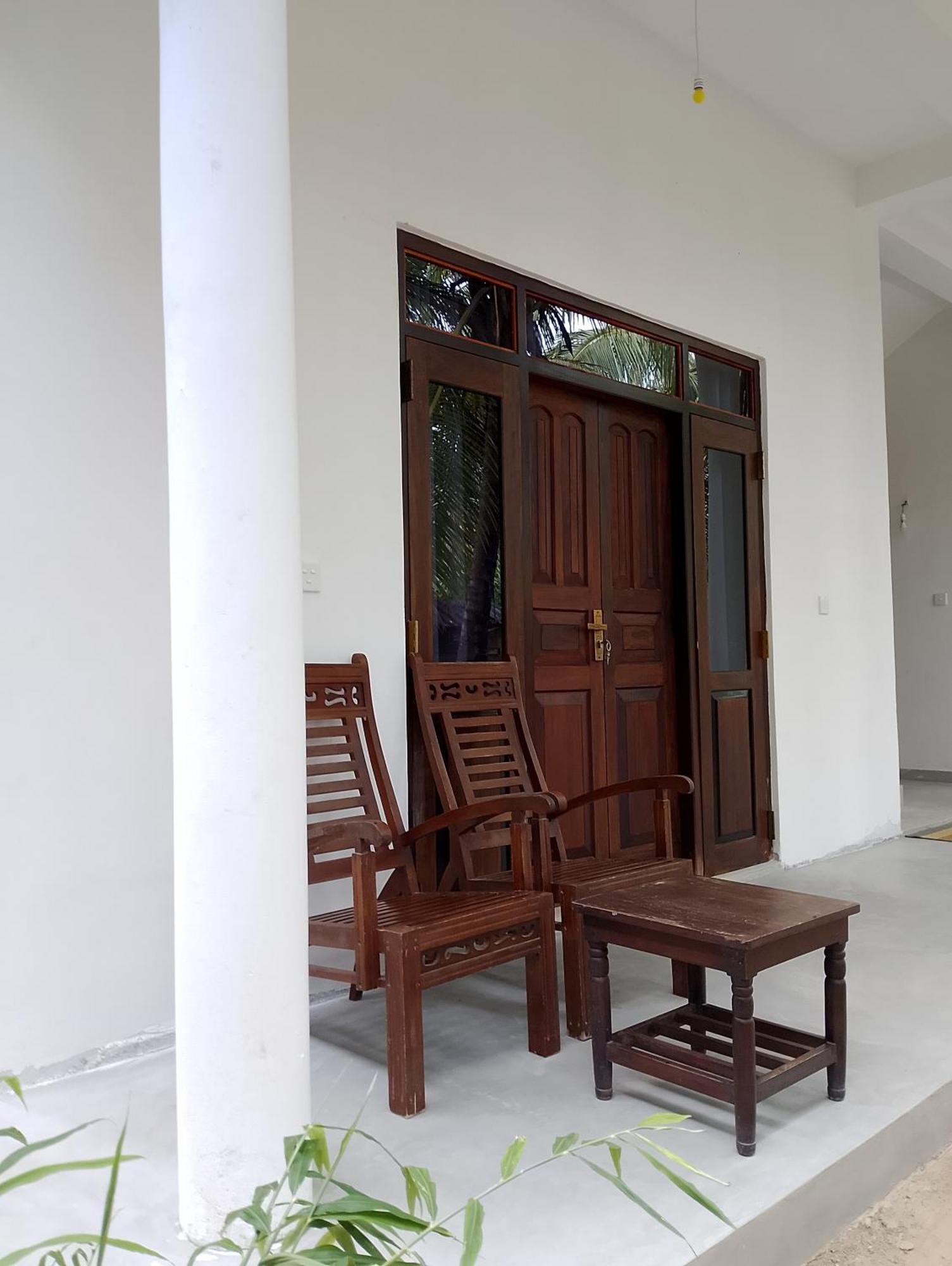 Little Sunshine Guest House & Restaurant Тангалла Номер фото
